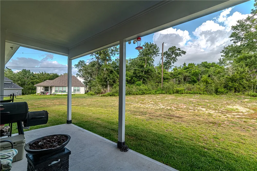 26553 Doe Lane Hempstead, TX 77445