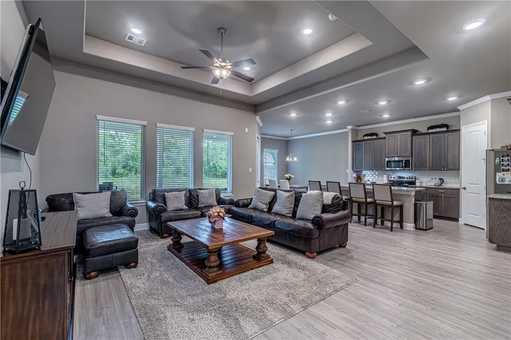 26553 Doe Lane Hempstead, TX 77445
