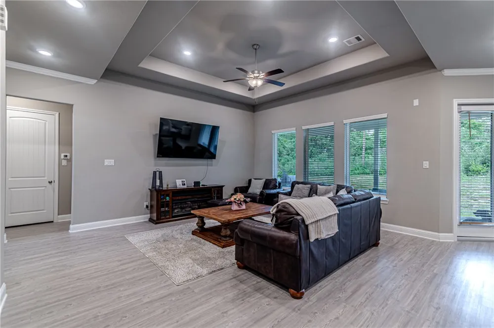 26553 Doe Lane Hempstead, TX 77445