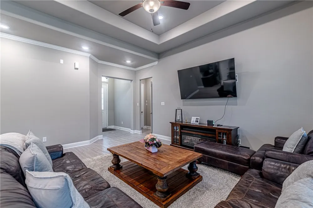 26553 Doe Lane Hempstead, TX 77445
