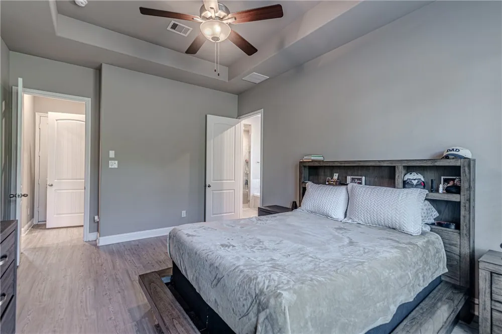 26553 Doe Lane Hempstead, TX 77445
