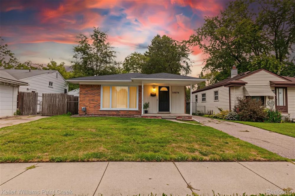 24876 Dale Avenue Eastpointe City, MI 48021