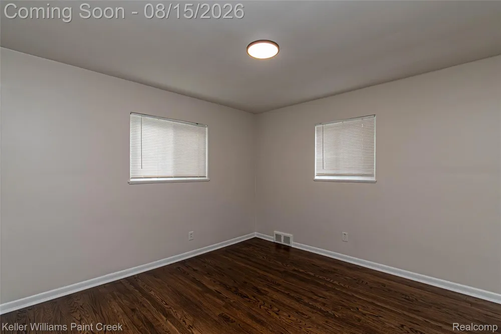 24876 Dale Avenue Eastpointe City, MI 48021