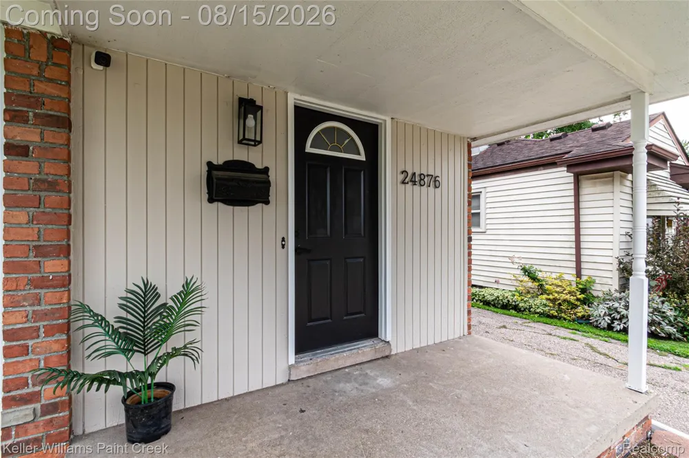 24876 Dale Avenue Eastpointe City, MI 48021
