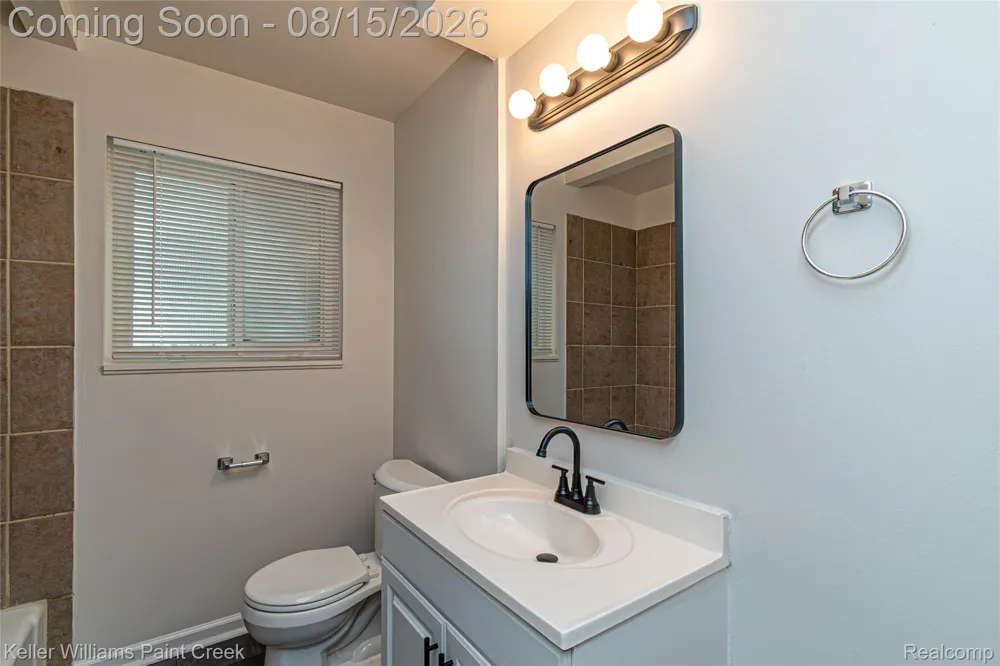 24876 Dale Avenue Eastpointe City, MI 48021