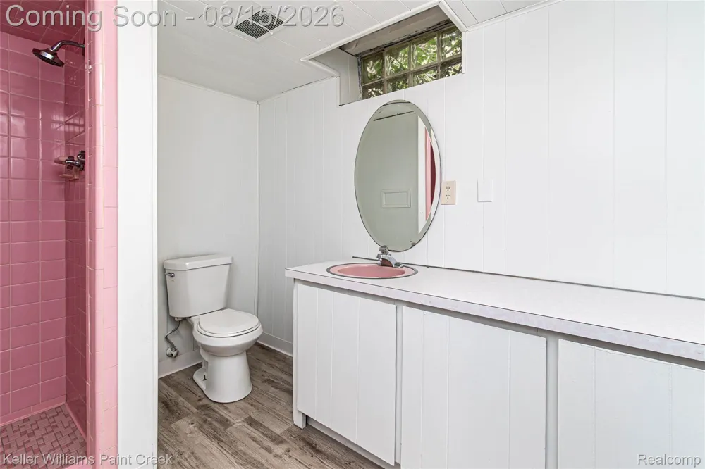 24876 Dale Avenue Eastpointe City, MI 48021