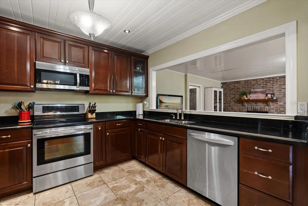 37 E VANDERBILT STREET Orlando, FL 32804