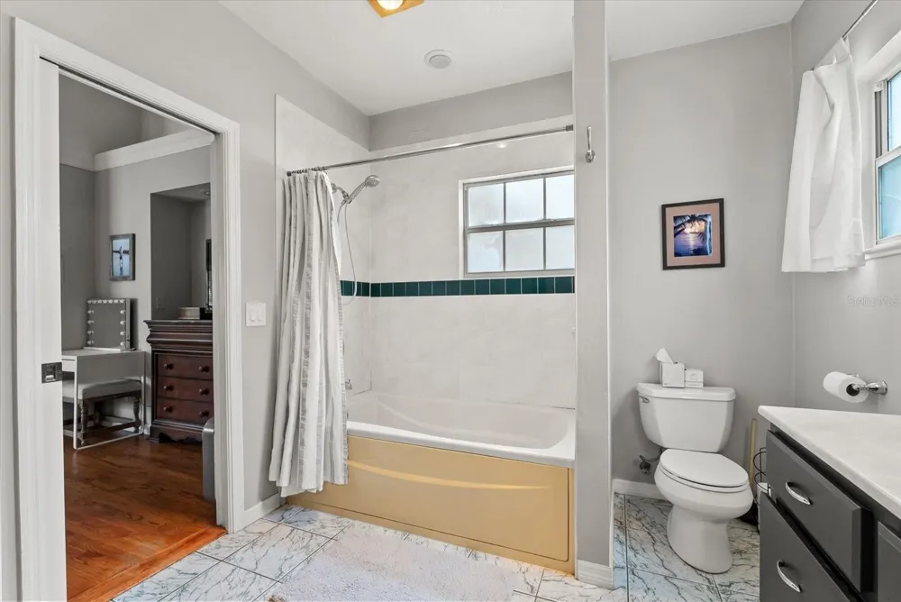 37 E VANDERBILT STREET Orlando, FL 32804