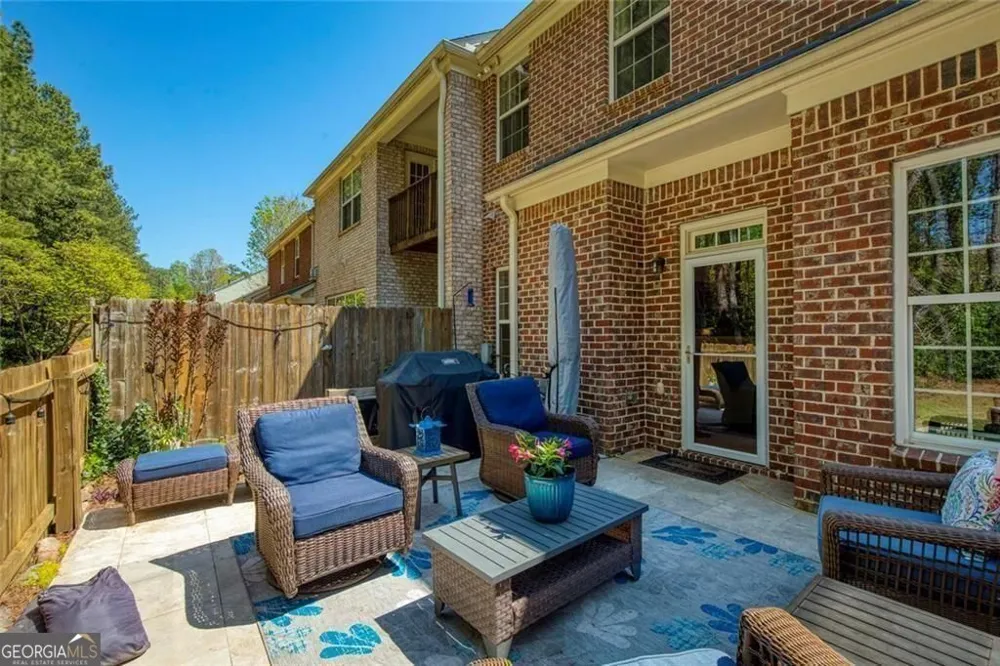 1404 Lexington DR Roswell, GA 30075