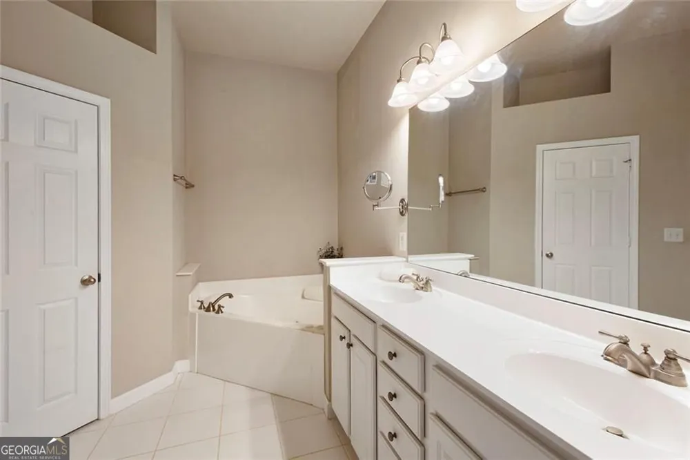 1404 Lexington DR Roswell, GA 30075