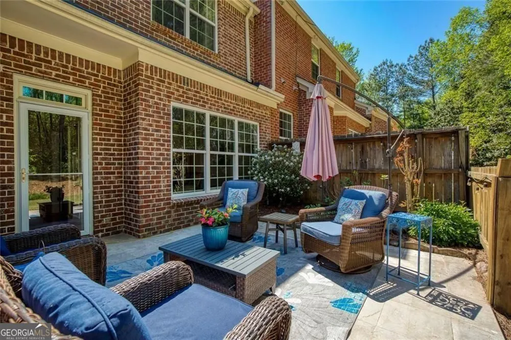 1404 Lexington DR Roswell, GA 30075
