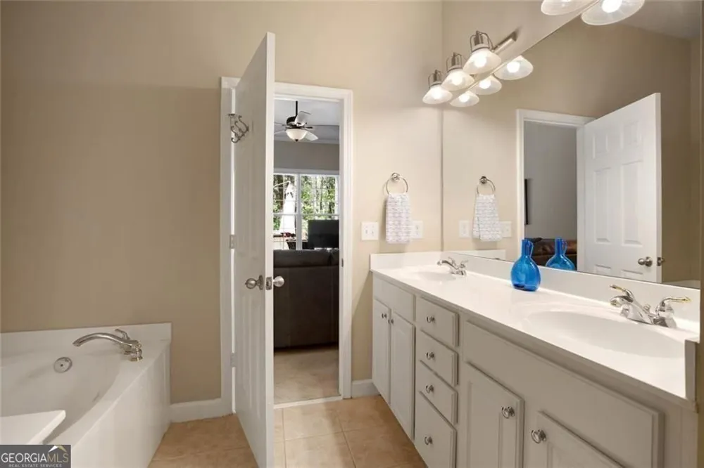 1404 Lexington DR Roswell, GA 30075