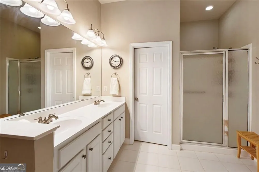 1404 Lexington DR Roswell, GA 30075