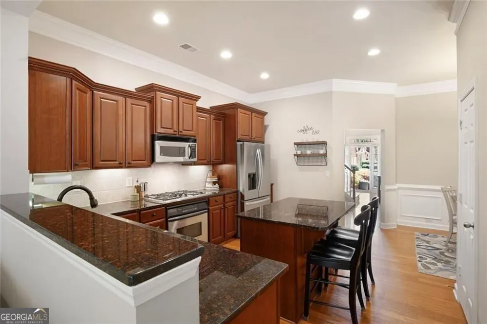 1404 Lexington DR Roswell, GA 30075