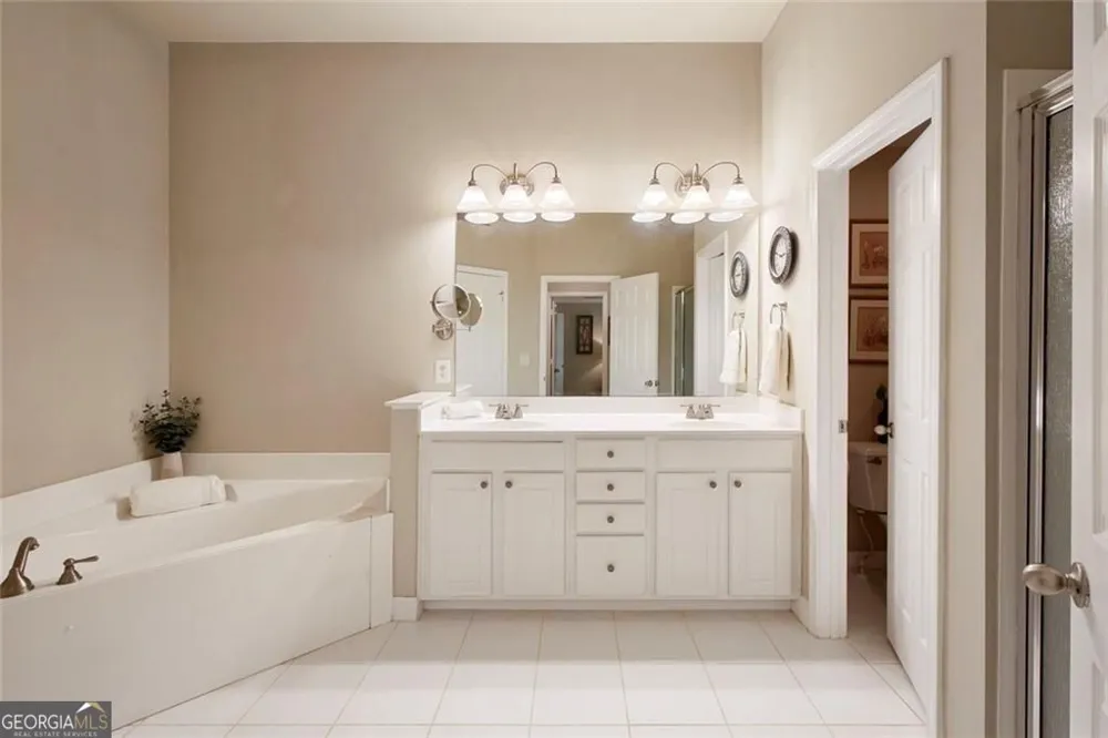 1404 Lexington DR Roswell, GA 30075
