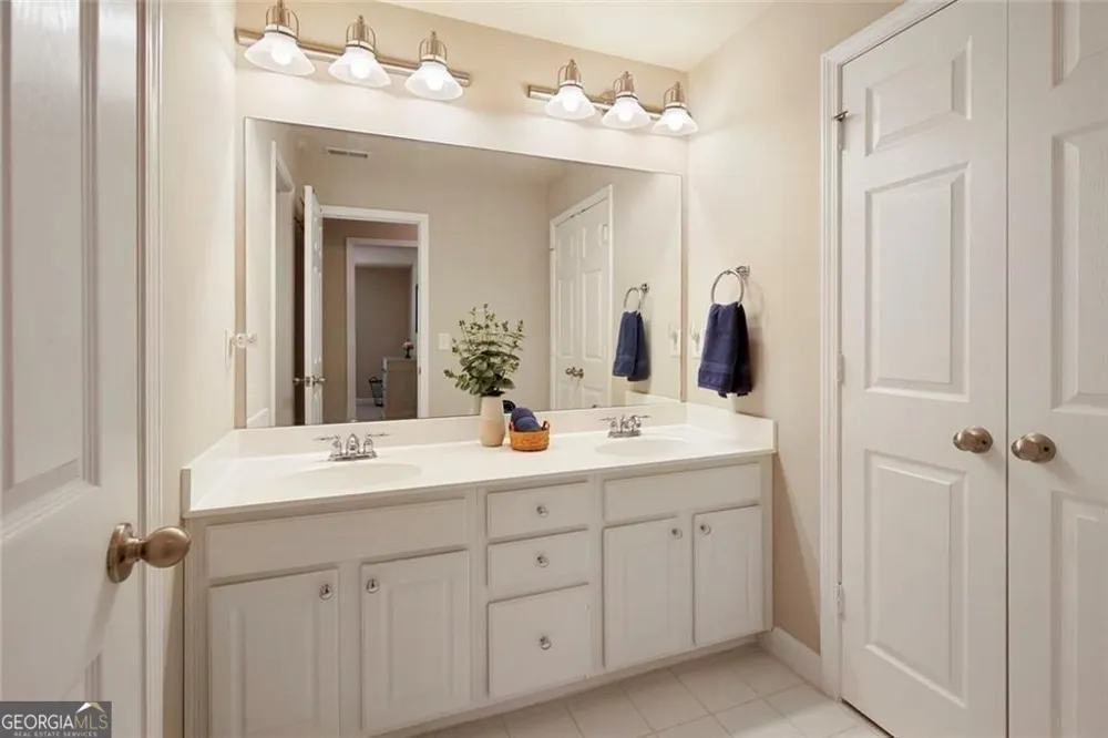 1404 Lexington DR Roswell, GA 30075
