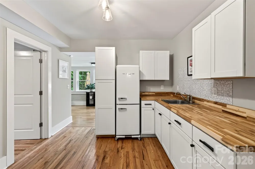 55 Edgemont Road Asheville, NC 28801
