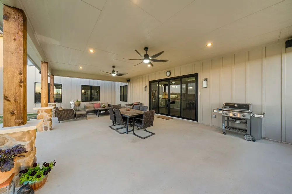3106 County Road 2526 Quinlan, TX 75474
