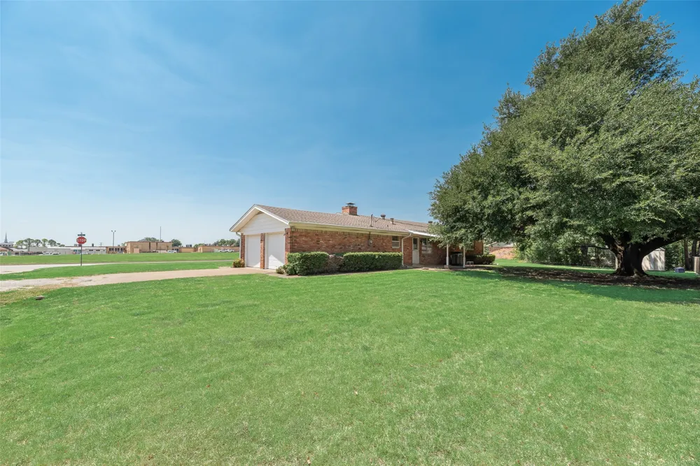520 Pecan Street Crowley, TX 76036