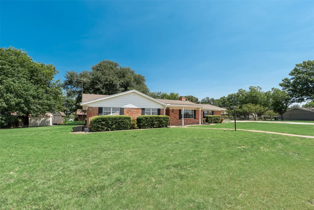 520 Pecan Street Crowley, TX 76036