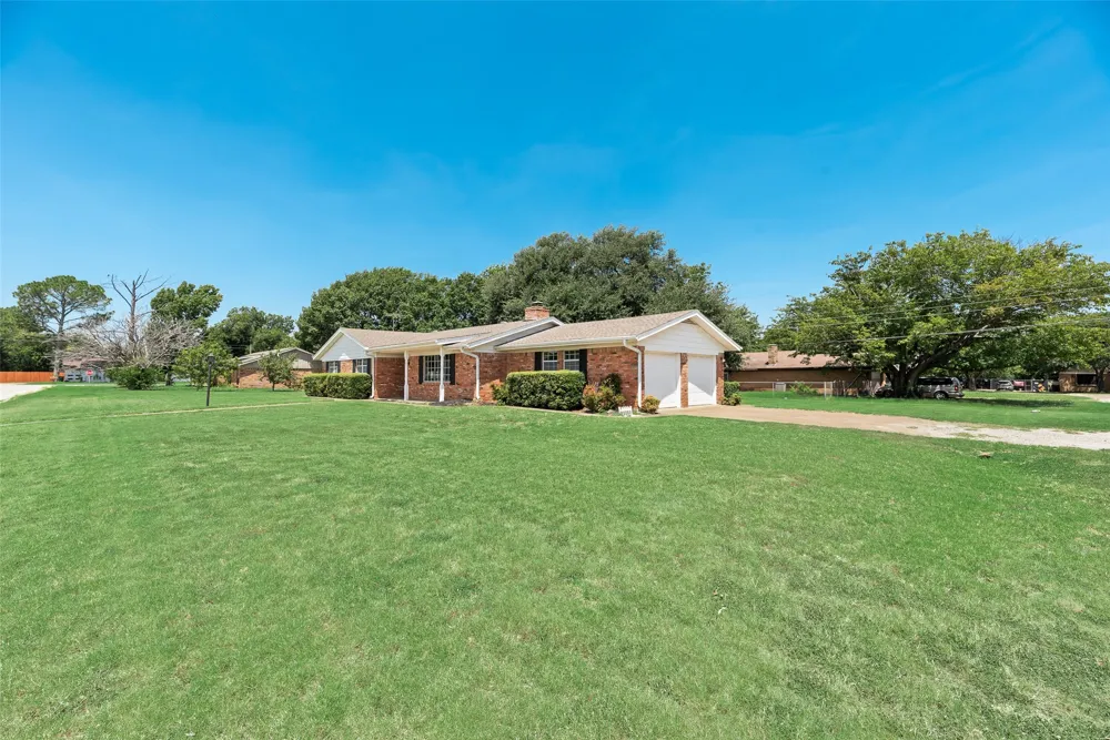 520 Pecan Street Crowley, TX 76036