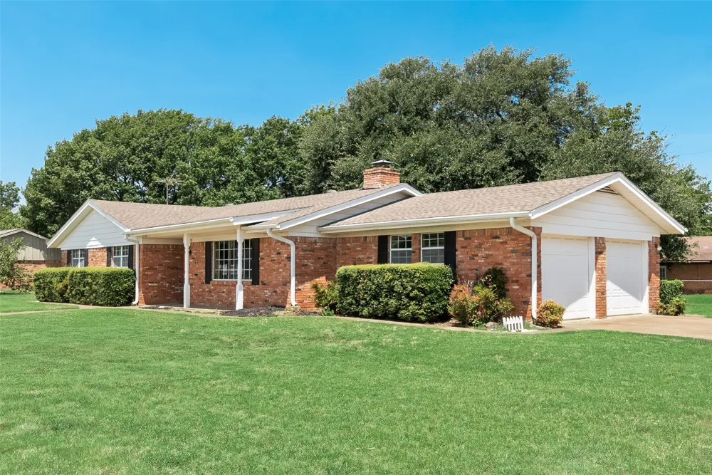 520 Pecan Street Crowley, TX 76036