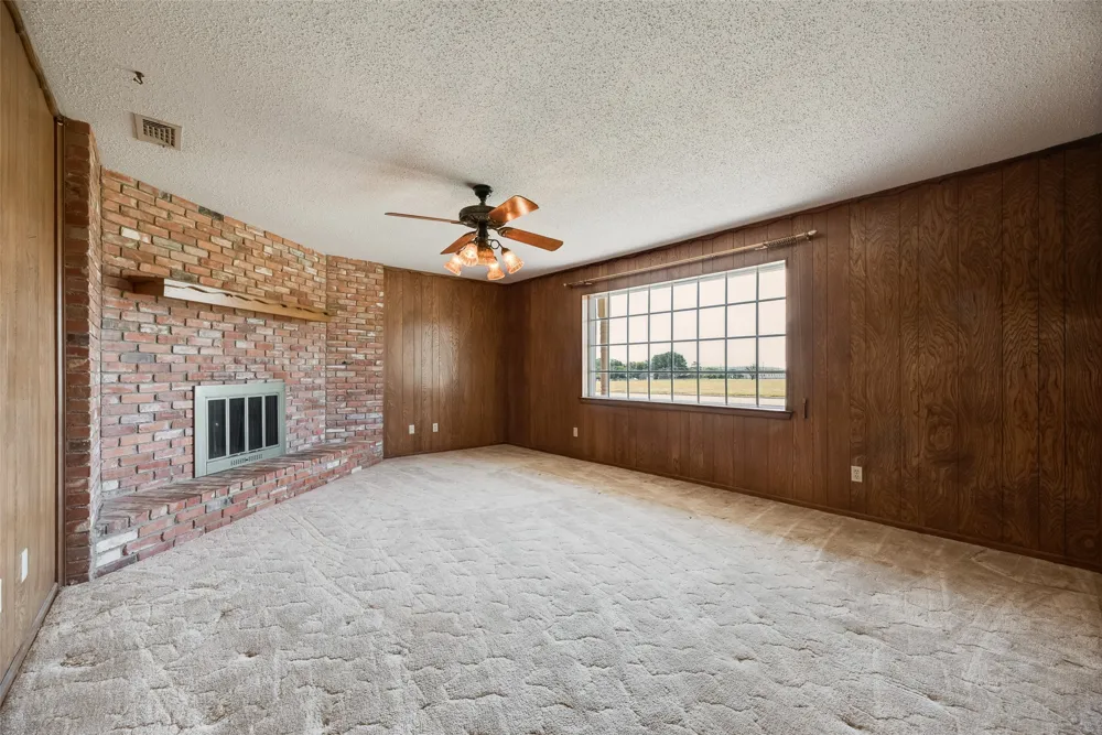 520 Pecan Street Crowley, TX 76036