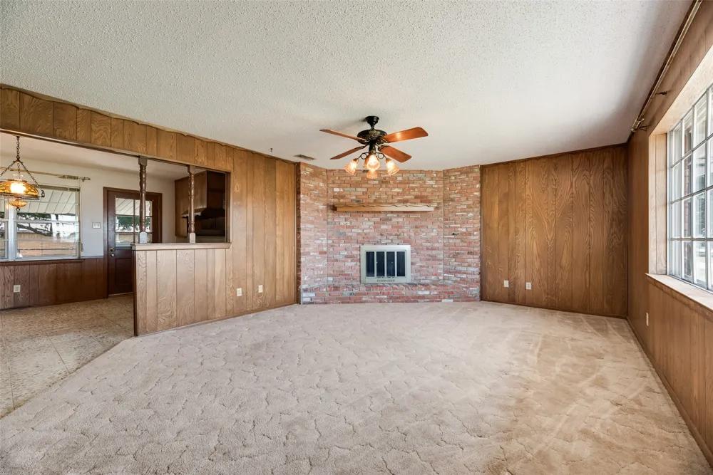 520 Pecan Street Crowley, TX 76036