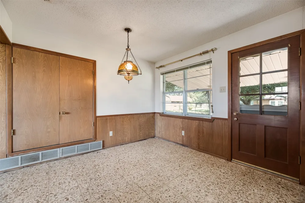 520 Pecan Street Crowley, TX 76036