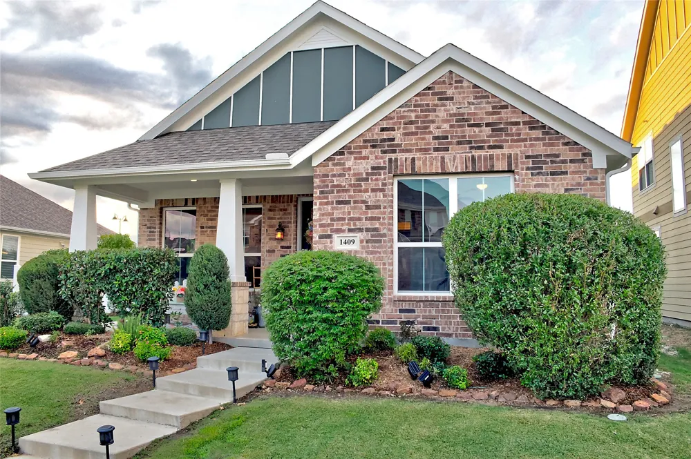 1409 Ellis Lane Aubrey, TX 76227
