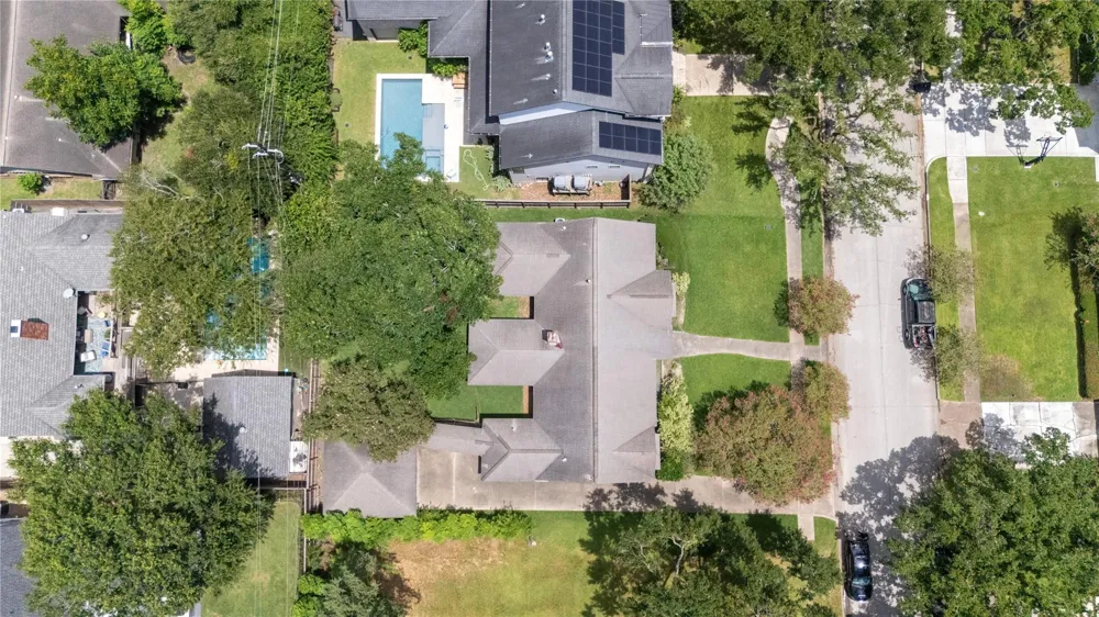 5006 Yarwell Drive Houston, TX 77096