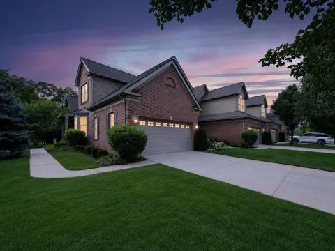 44742 Broadmoor Circle