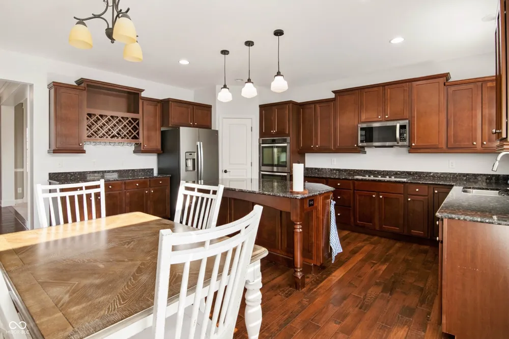 3271 Wildlife Trail Zionsville, IN 46077