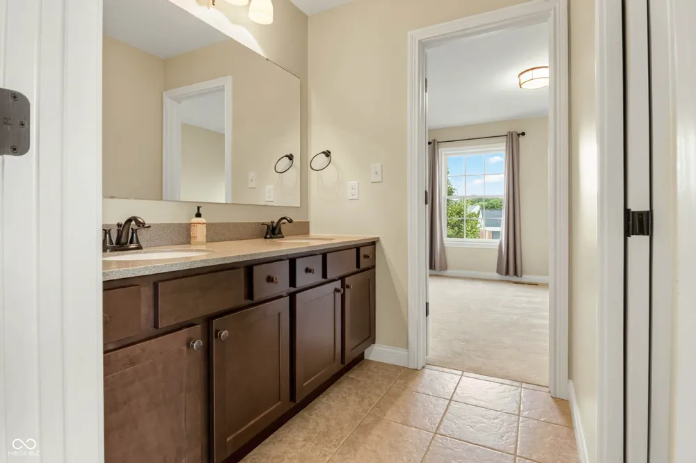3271 Wildlife Trail Zionsville, IN 46077