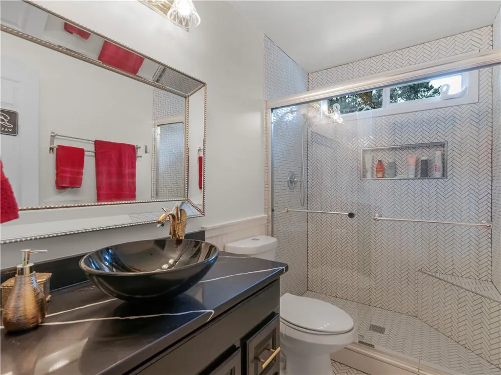 195 Galway Bend Tyrone, GA 30290