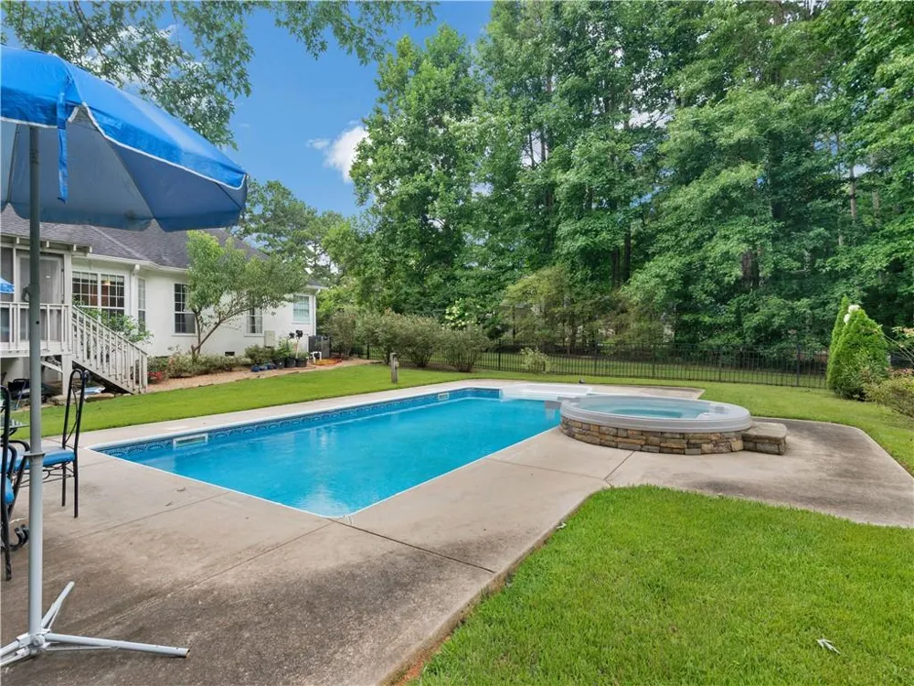 195 Galway Bend Tyrone, GA 30290