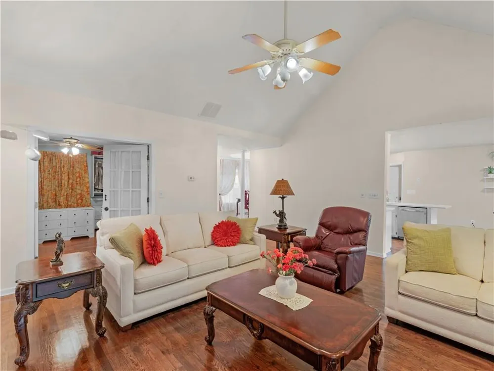195 Galway Bend Tyrone, GA 30290