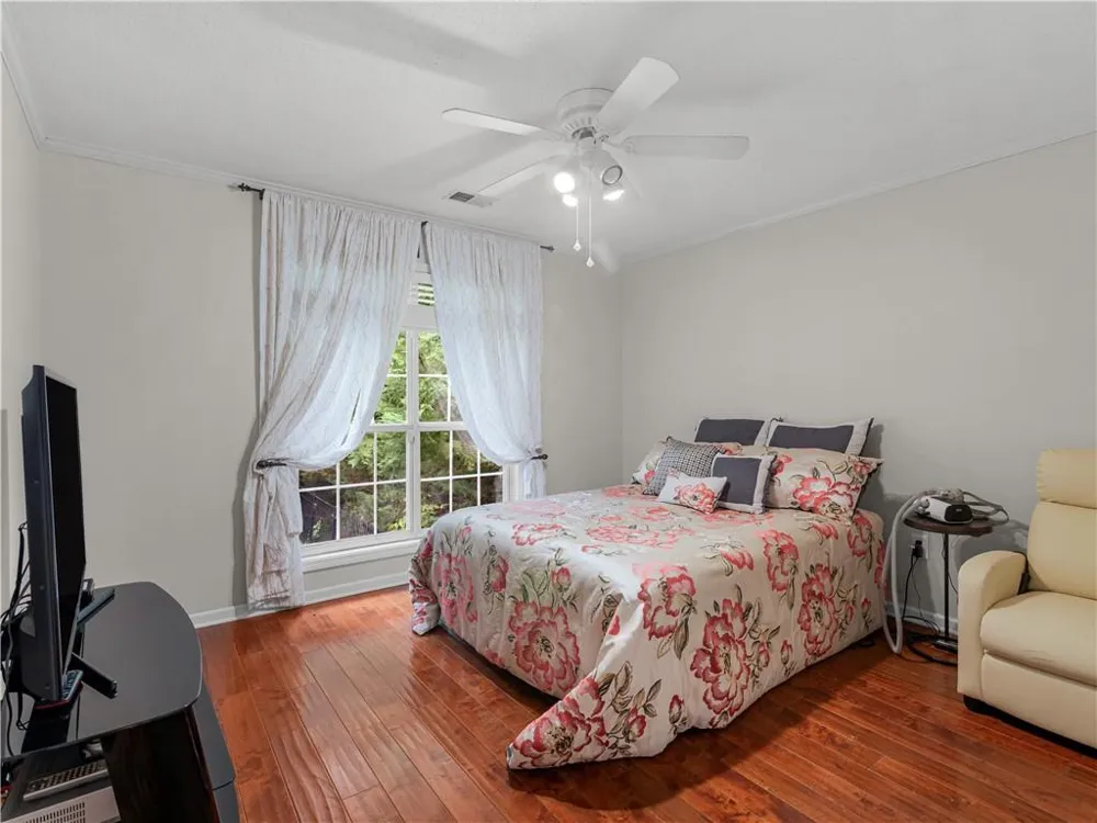 195 Galway Bend Tyrone, GA 30290