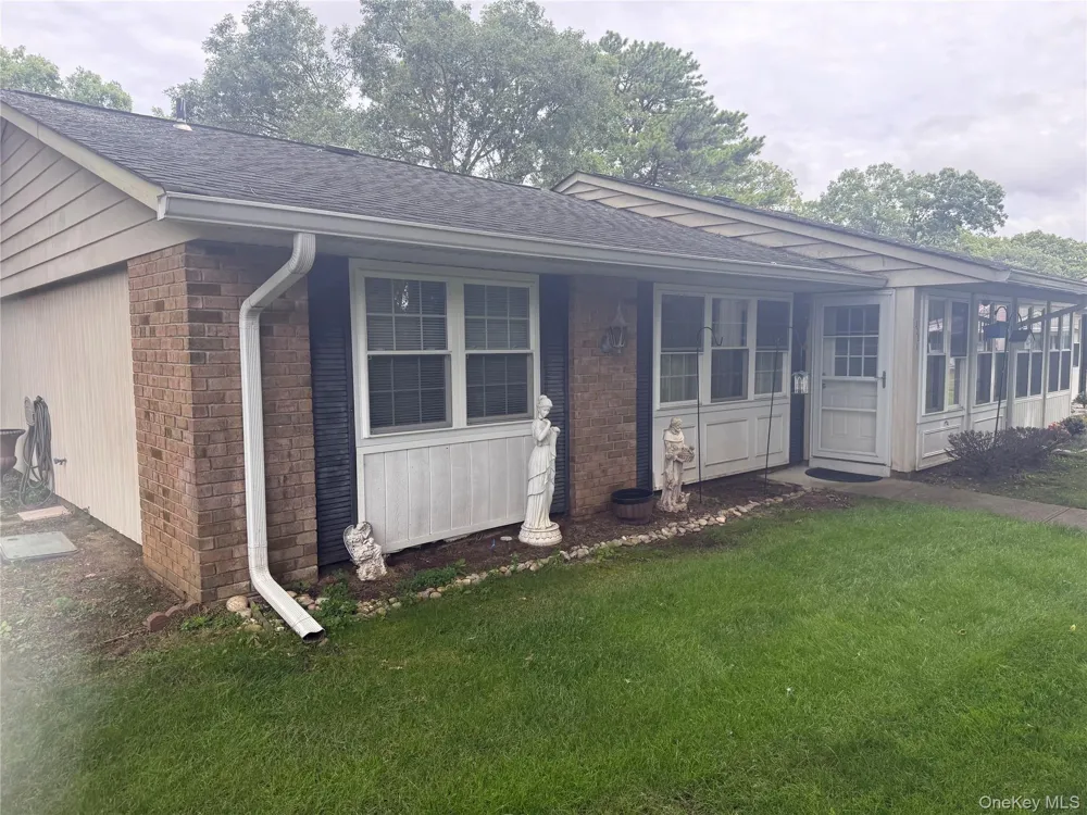 333 A woodbridge Ridge, NY 11961