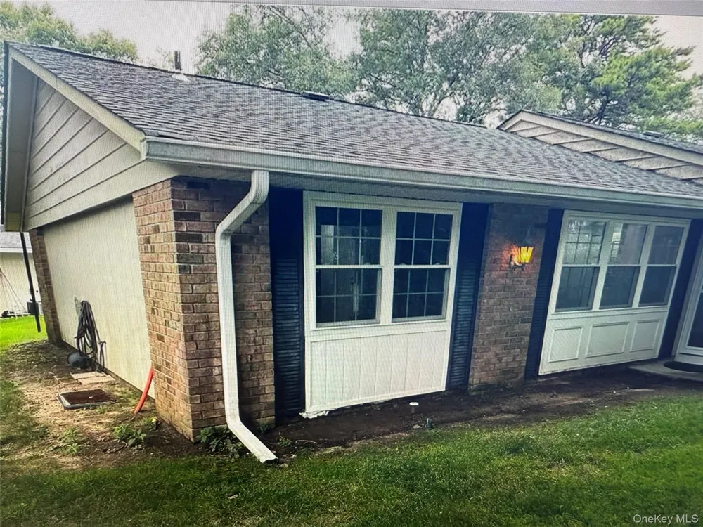 333 A woodbridge Ridge, NY 11961