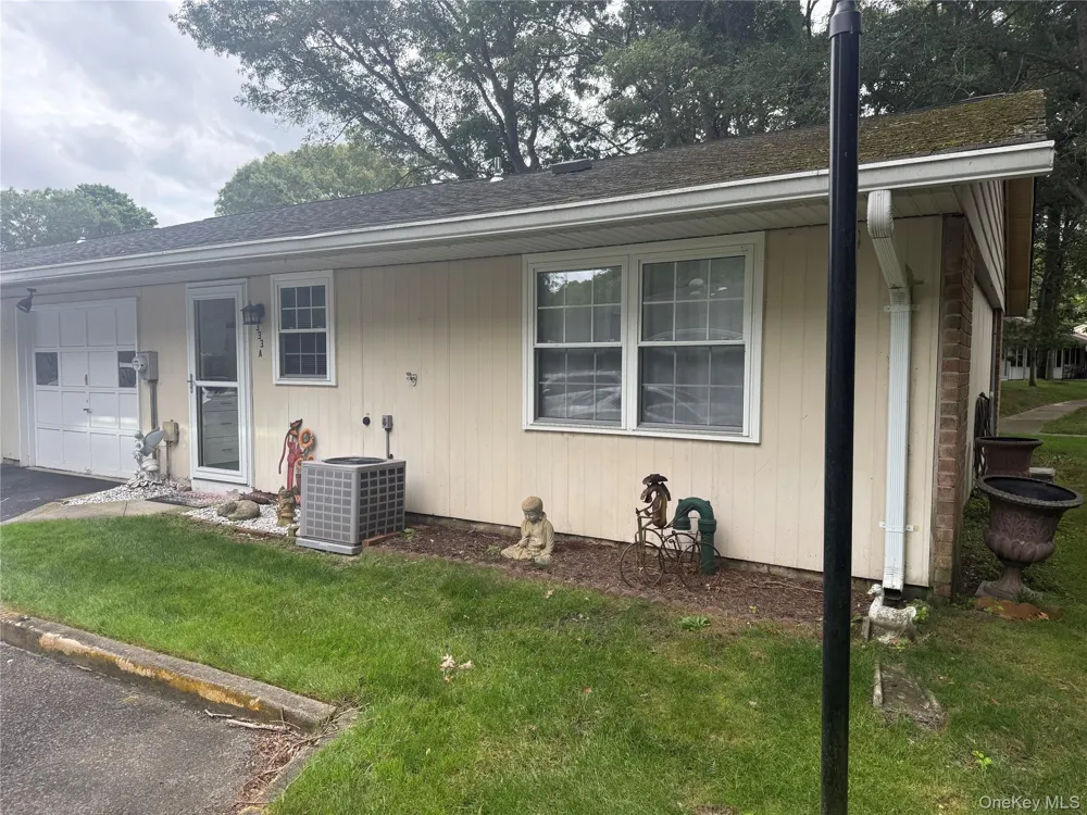 333 A woodbridge Ridge, NY 11961