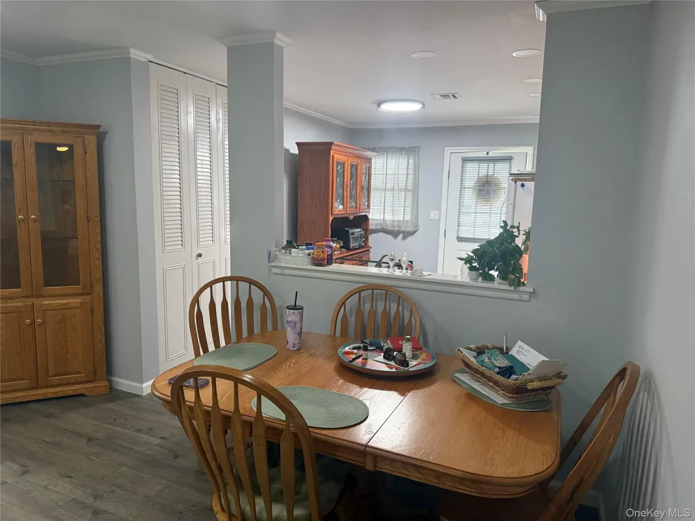 333 A woodbridge Ridge, NY 11961