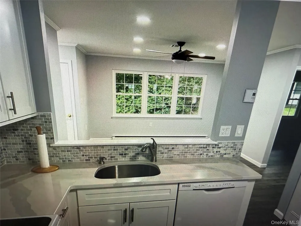 333 A woodbridge Ridge, NY 11961