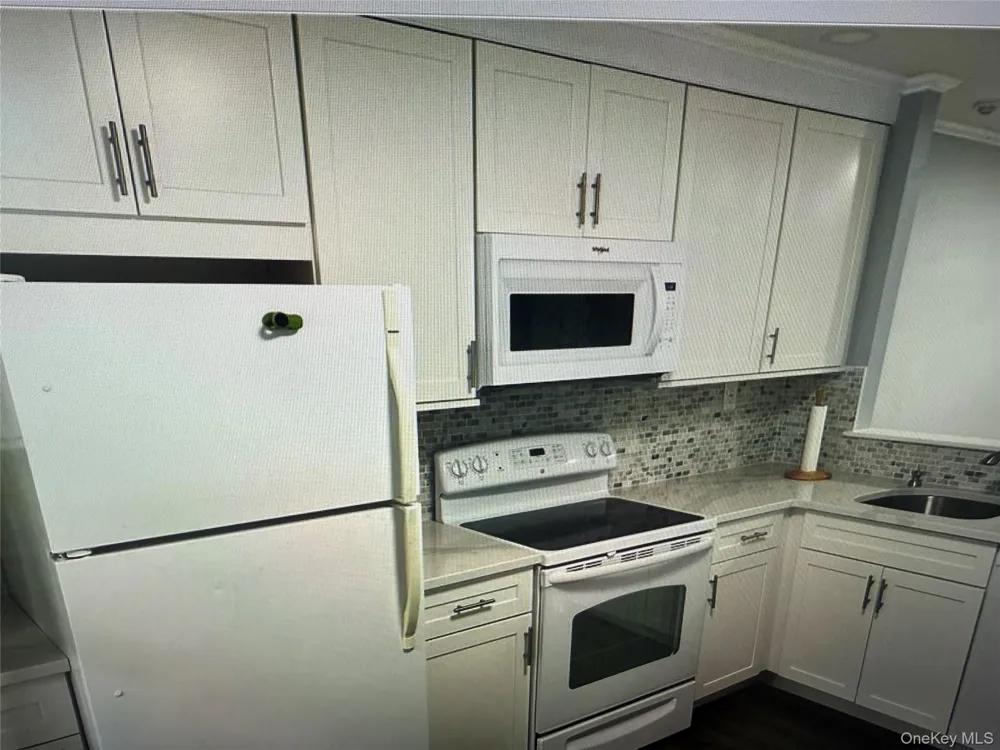 333 A woodbridge Ridge, NY 11961