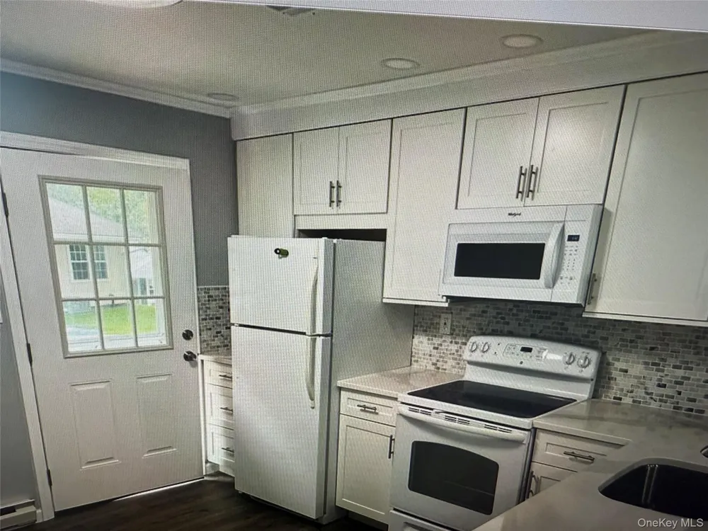 333 A woodbridge Ridge, NY 11961