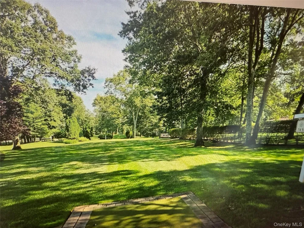 333 A woodbridge Ridge, NY 11961