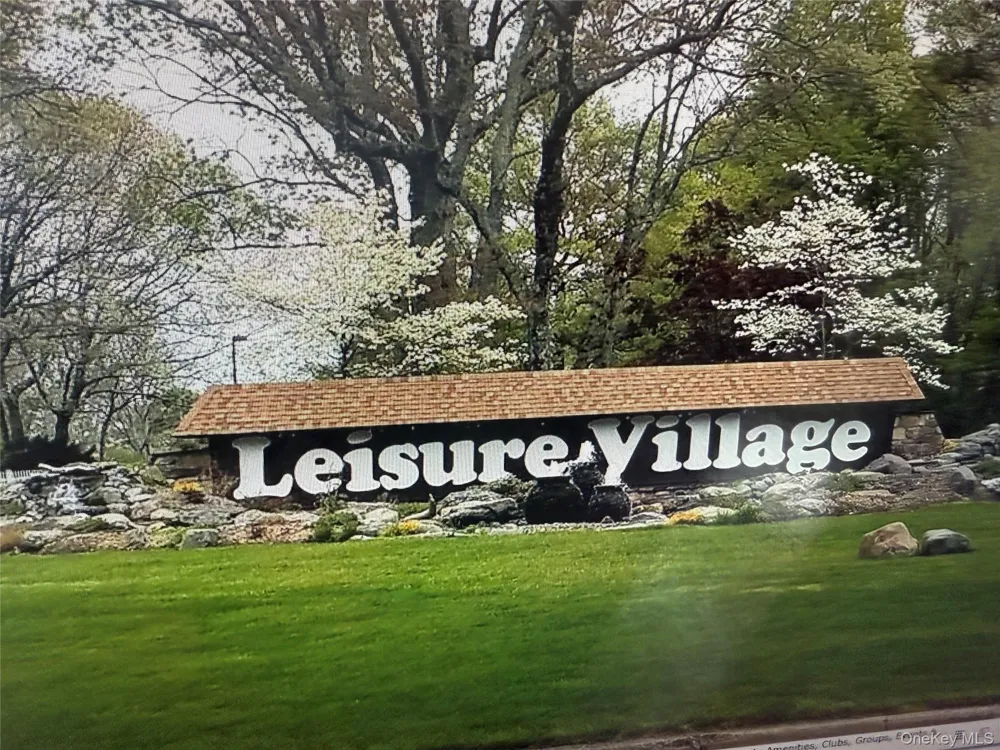 333 A woodbridge Ridge, NY 11961