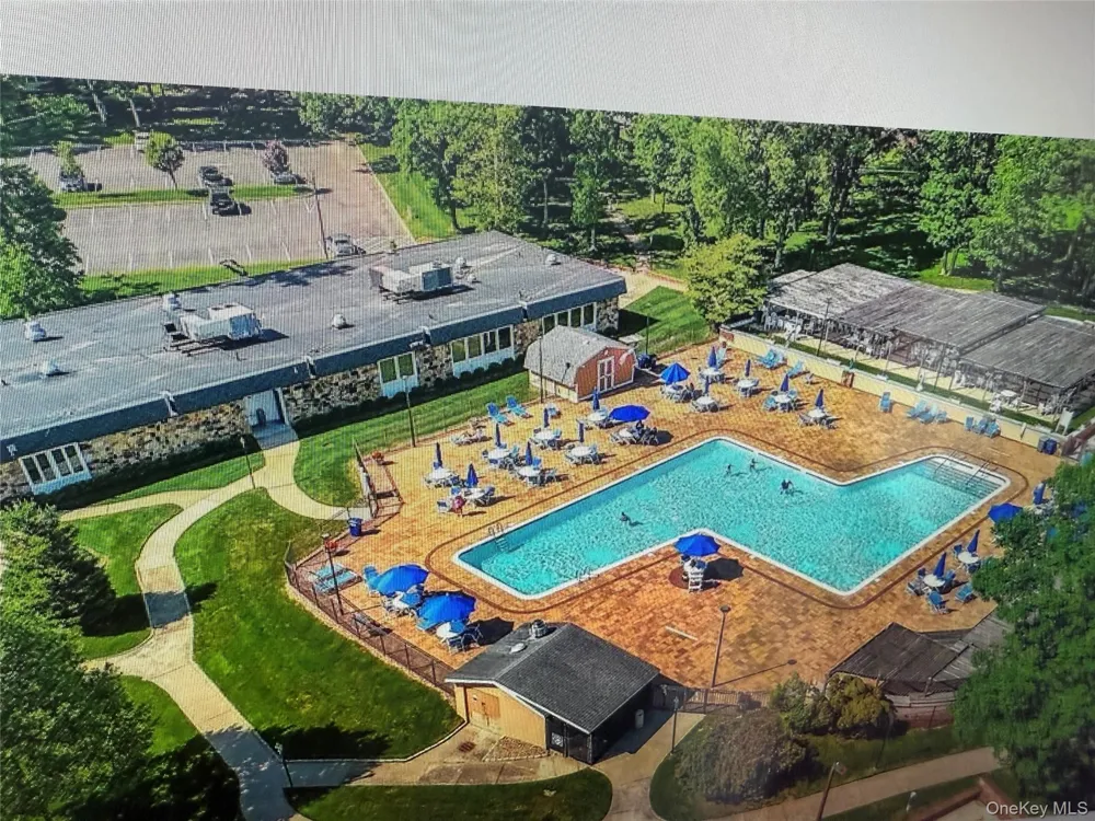 333 A woodbridge Ridge, NY 11961
