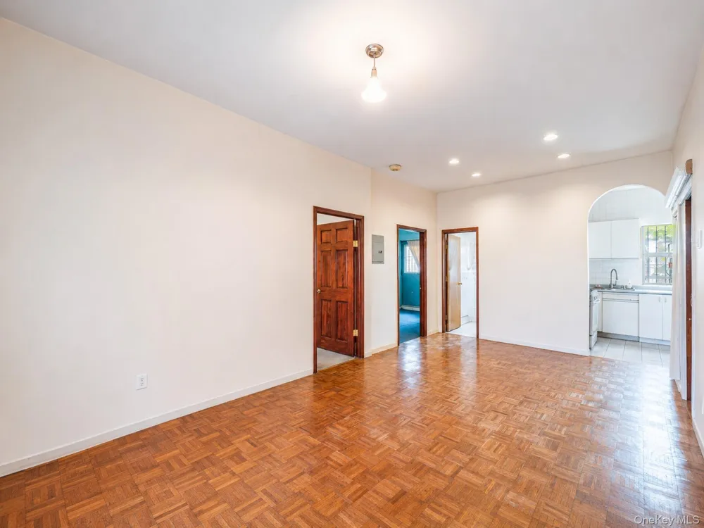 9206 50th Avenue #1A Elmhurst, NY 11373