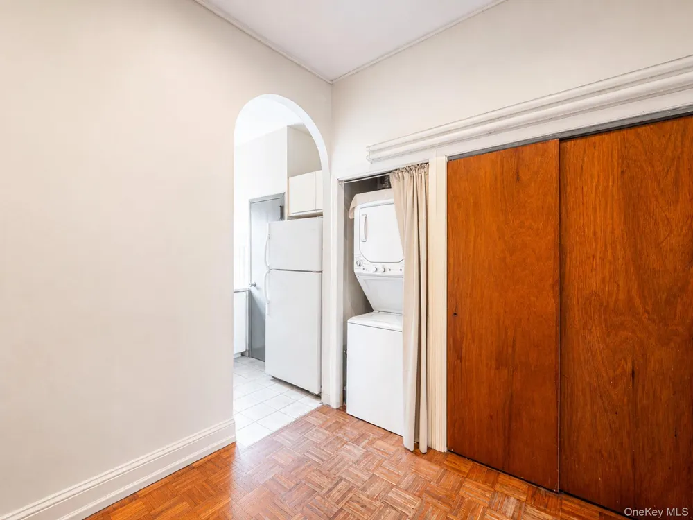 9206 50th Avenue #1A Elmhurst, NY 11373